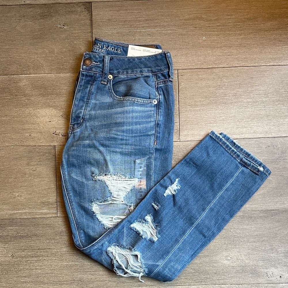 American Eagle Outfitters Women's Ripped Blue Tomgirl Jeans